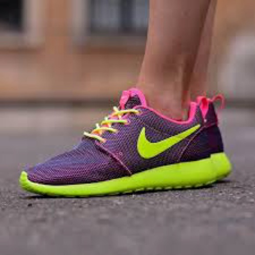 Nike Roshe Run Neon Bright Sneakers Women’s Size 8
